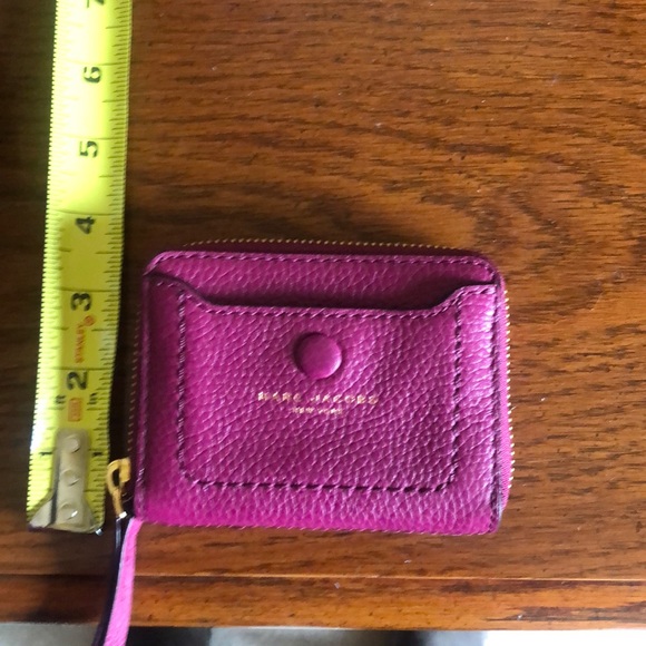 Dimensions - Picture 2 of 4